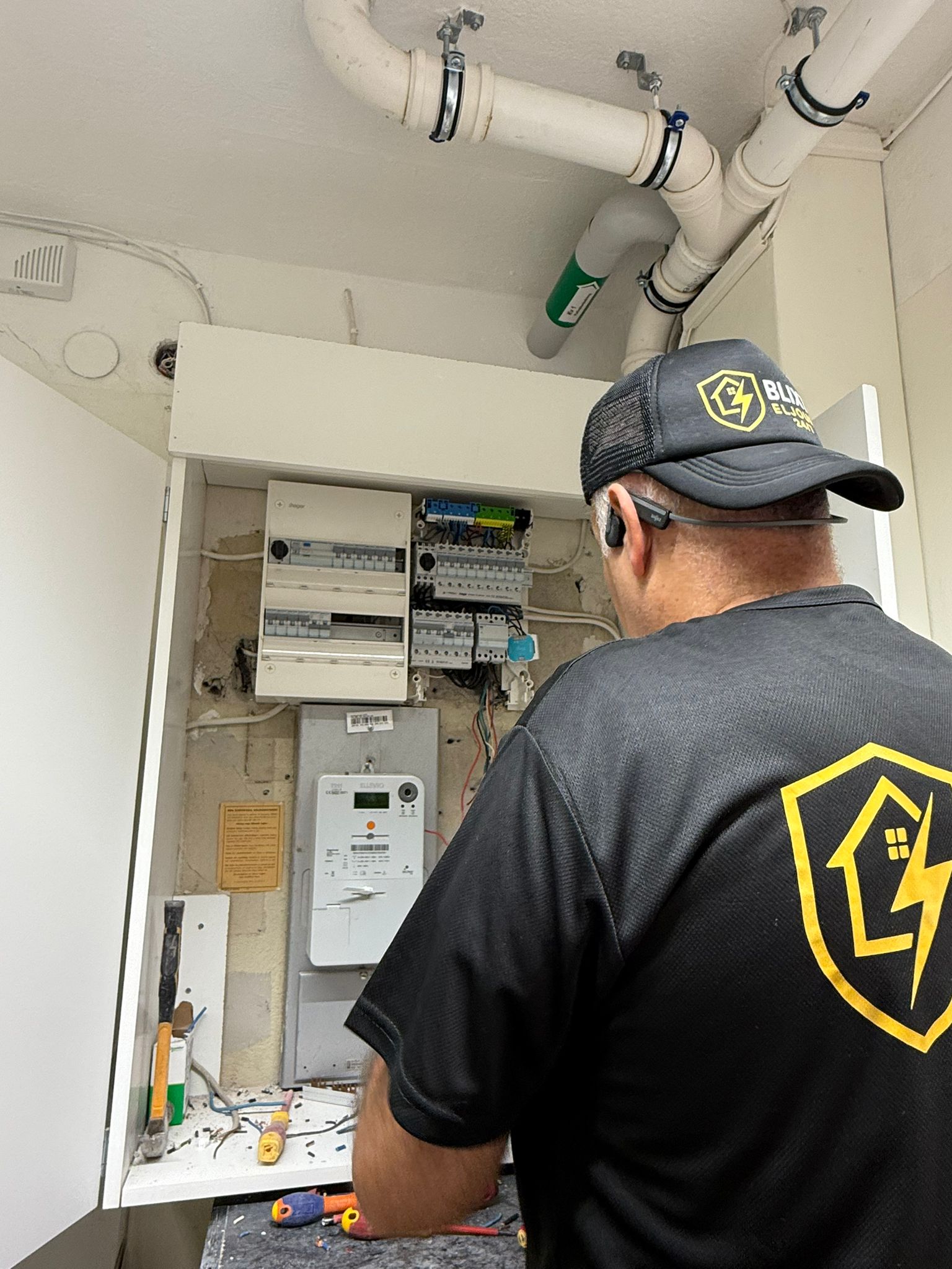 Jourtjänst - Blixt Eljour 247, Blixteljour247, Blixteljour, Blixt eljour, elektriker Stockholm